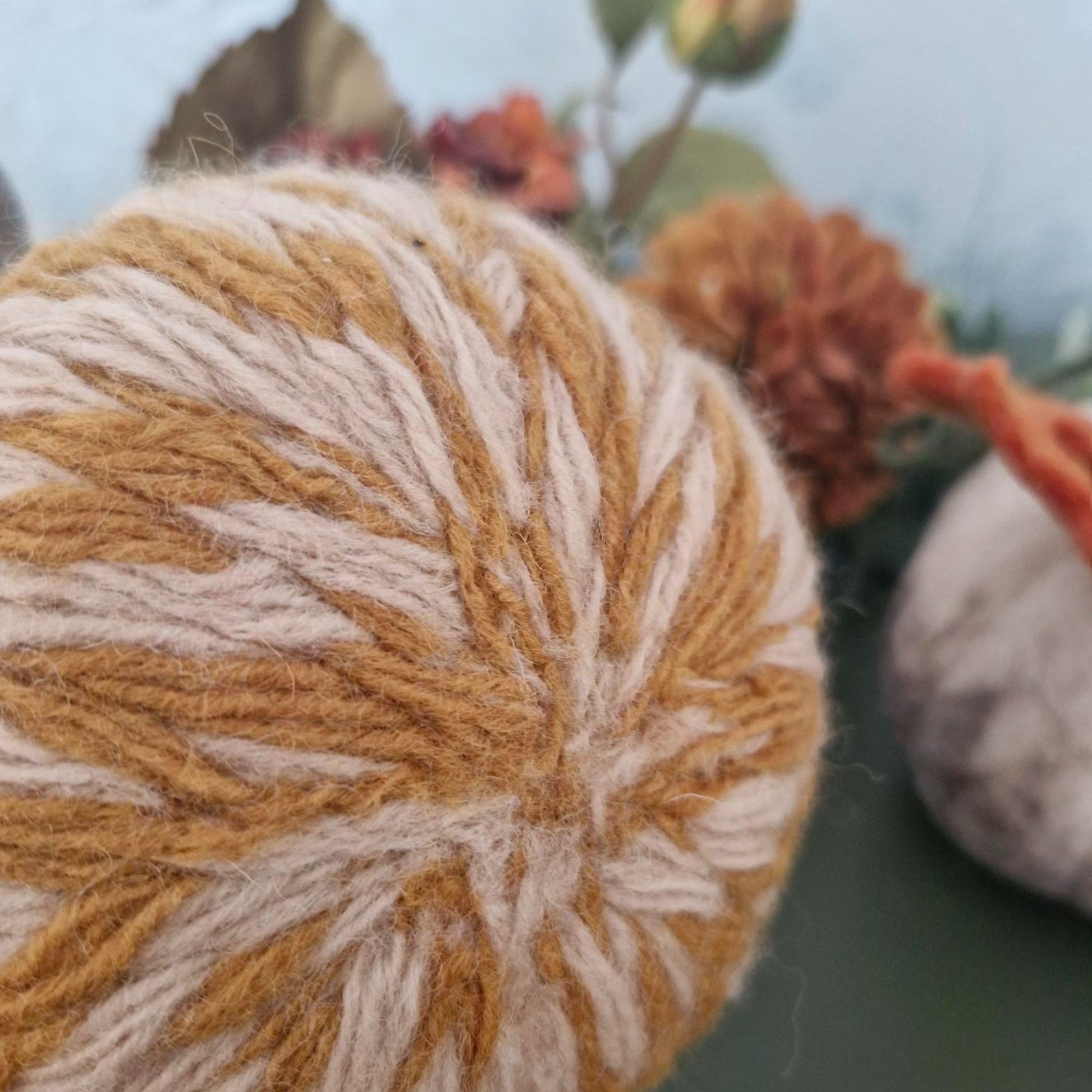 White and grey needle-felted wool pumpkin with leaf and upright stem, 11×11×15cm.