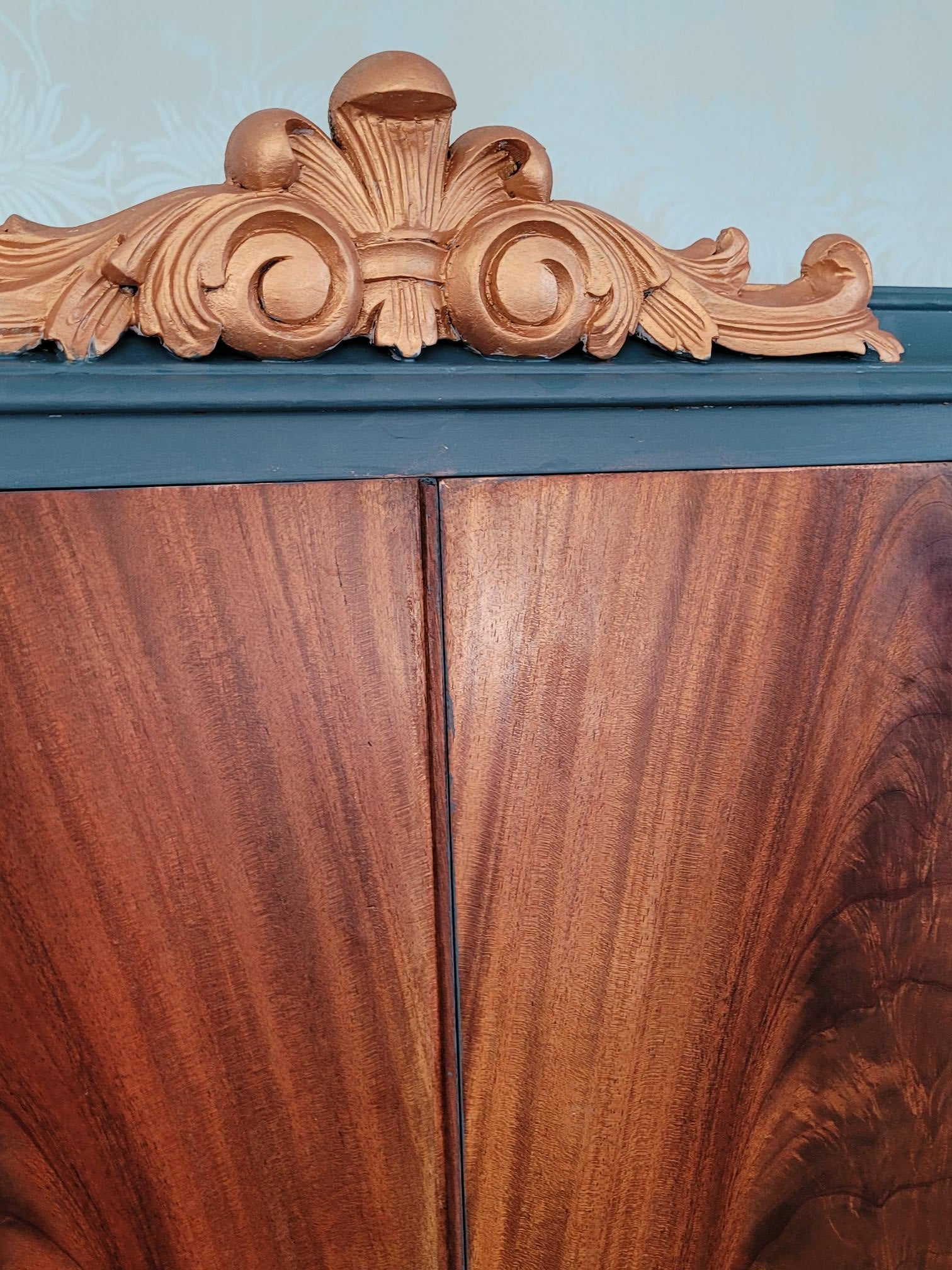 Queen Anne Style Flame Mahogany Cocktail Cabinet