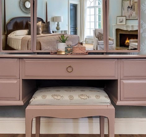 Custom Painted Stag Minstrel Five Drawer Dressing Table with Mirror and Stool – Bespoke Furniture for Timeless Elegance