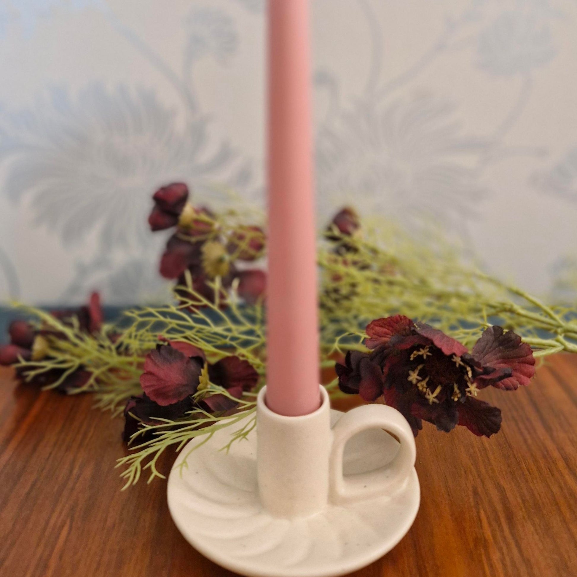 Wee Willy Winky Ceramic Candle Holder – Vintage-Inspired Ridged Taper Holder with Handle – Classic Home Décor or Gift Idea