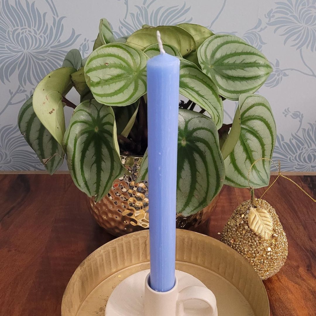 Wee Willy Winky Ceramic Candle Holder – Vintage-Inspired Ridged Taper Holder with Handle – Classic Home Décor or Gift Idea