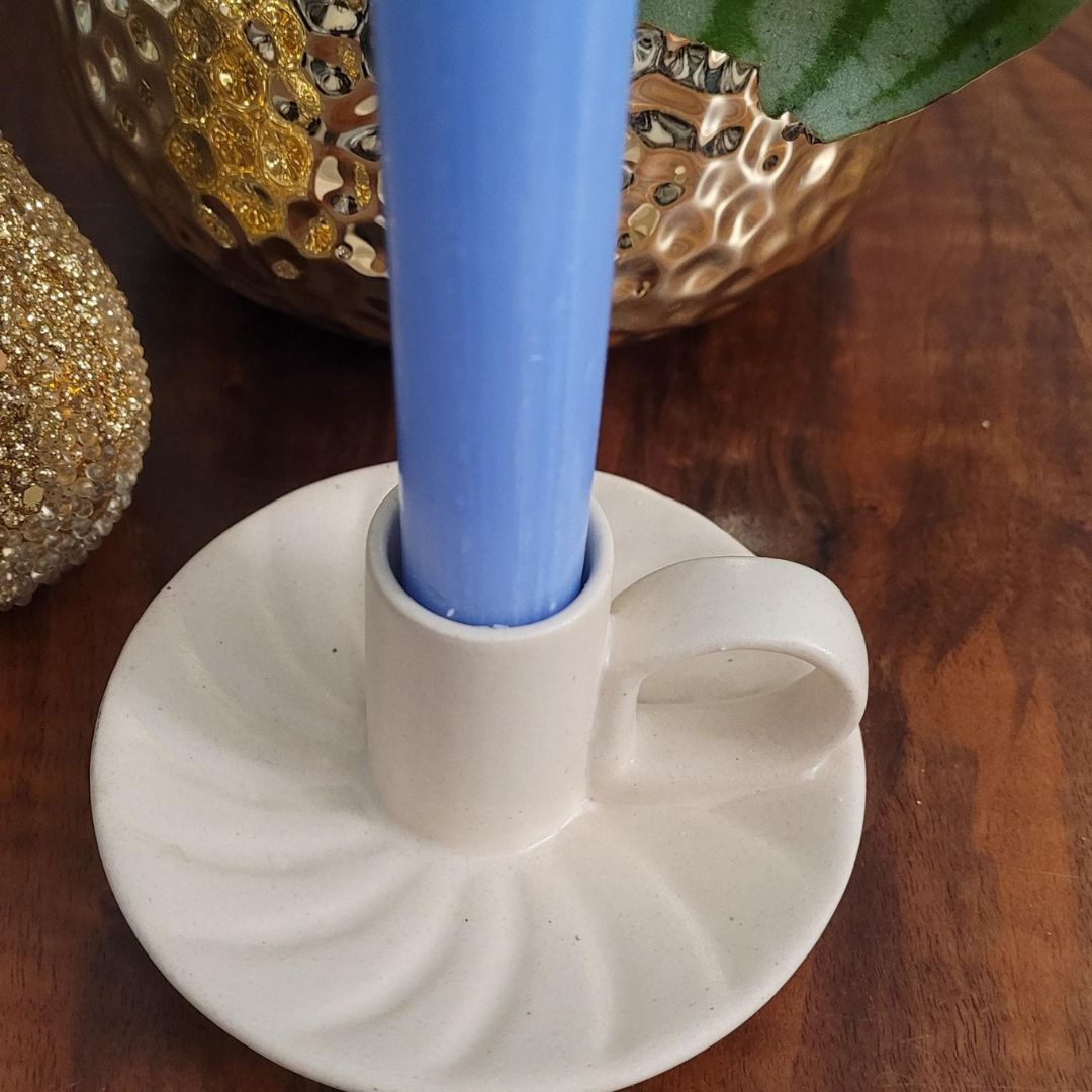 Wee Willy Winky Ceramic Candle Holder – Vintage-Inspired Ridged Taper Holder with Handle – Classic Home Décor or Gift Idea